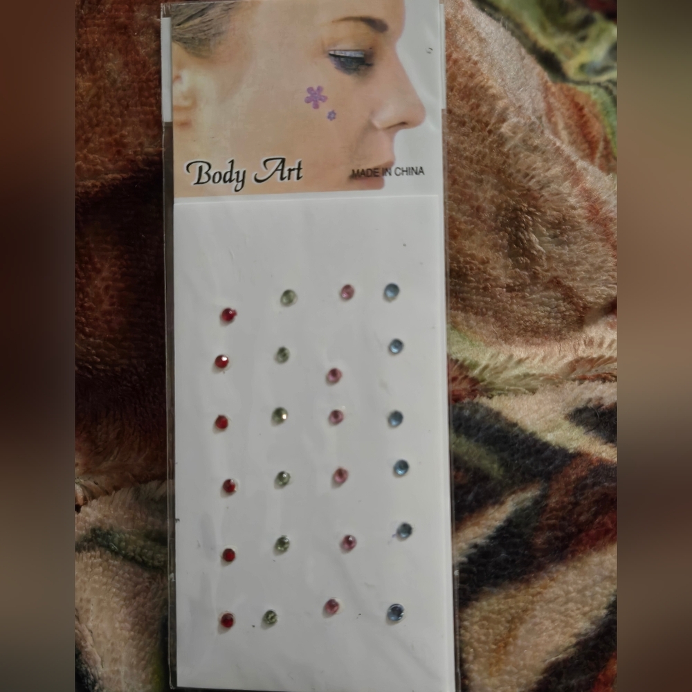 NWOT Body ART STICK ON STONES
